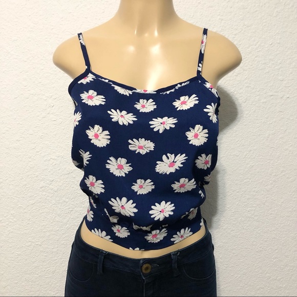 Fifty Street Tops - 🦋 Fifty Street L Royal Blue Daisy Crop Top
